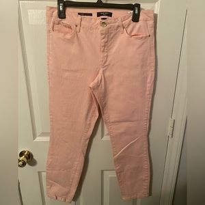 Women’s Nine West Skinny Ankle Jean. Light Pink. Size 12. Like New.
